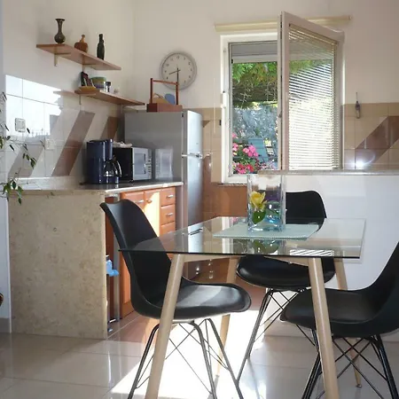 Karmen Apartment