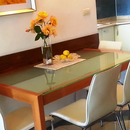 Karmen アパート プーラ